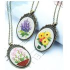 Embroidery Kingdom(エンブロイダリーキングダム) - Floral Necklace Embroidery DIY Package