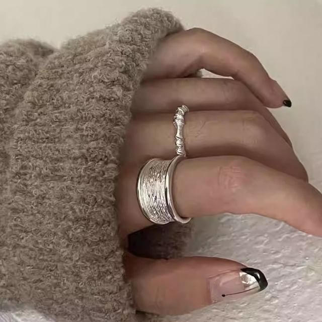 Hansha-Textured Metal Ring