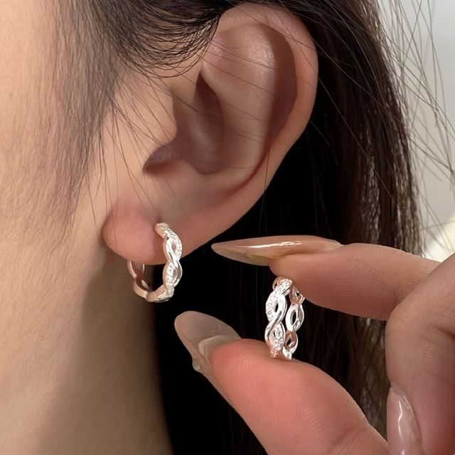 A-ROCH-S925 Sterling Silver Helical Huggie Earring