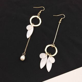 Jael-Asymmetrical Drop Earring