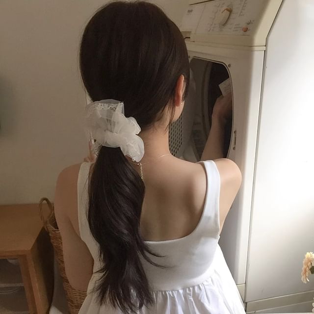 Show Mind-Lace Trim Ruffle Scrunchie