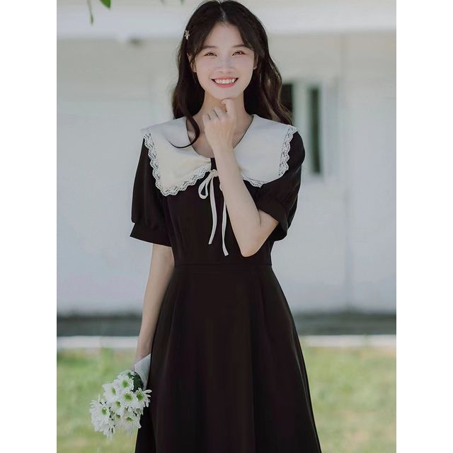 QZ Lady - Puff-Sleeve Contrast Collar Lace Trim Midi A-Line Dress
