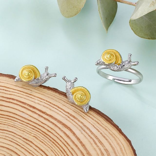 Chimerro-Snails Stud Earrings Ring
