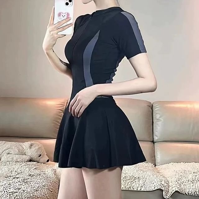 CUCURBIT-Short-Sleeve Two-Tone Swimdress