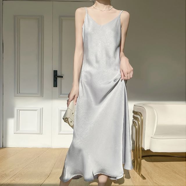 Weelop-Spaghetti Strap V-Neck Plain Satin Midi A-Line Dress
