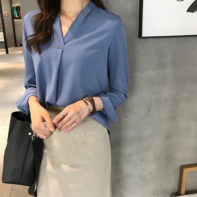 Everose-Long-Sleeve V-Neck Plain Chiffon Blouse
