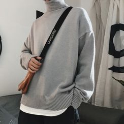 Bay Go Mall - Turtleneck Sweater Bay Go Mall - Turtleneck Sweater