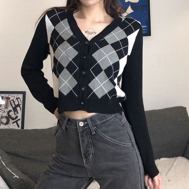 Amyway - Argyle Cropped Cardigan | YesStyle