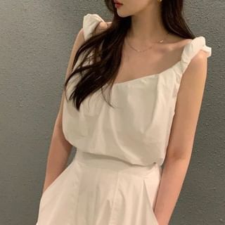 ISSOL-V-Neck Plain Twisted Open Back Crop Tank Top