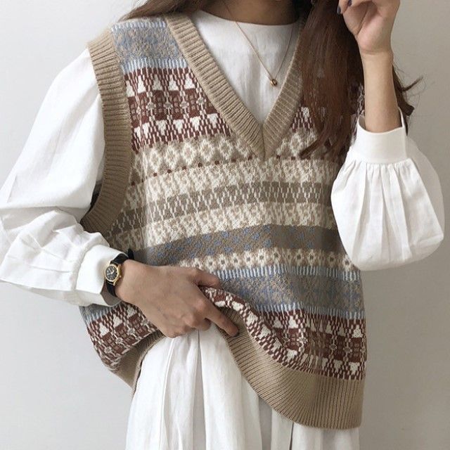 Geometric Round Neck Sweater Vest