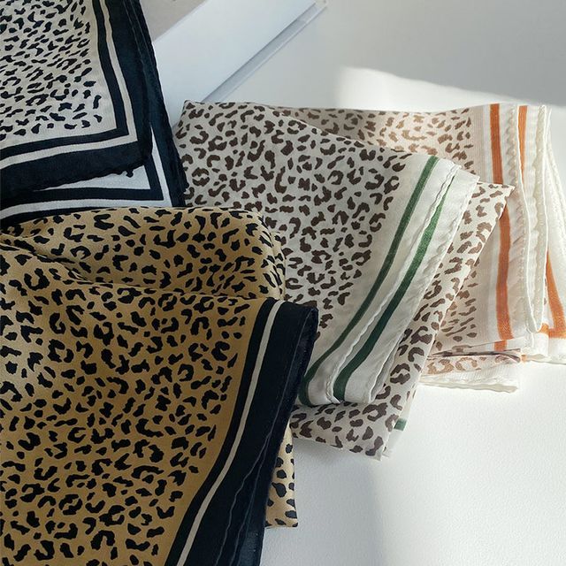 Soiea - Leopard Print Satin Neck Scarf