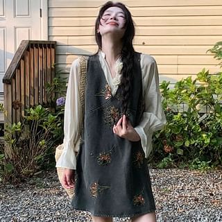 Duwnie V-Neck Floral Ruffled Button-Up Blouse / Sequined Washed Mini Denim Pinafore Dress
