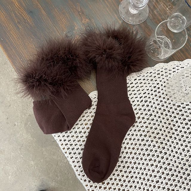 Gentiana-Fluffy Trim Plain Ribbed Tall Socks