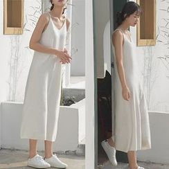 Carmenta - Spaghetti Strap Midi Dress Carmenta - Spaghetti Strap Midi Dress