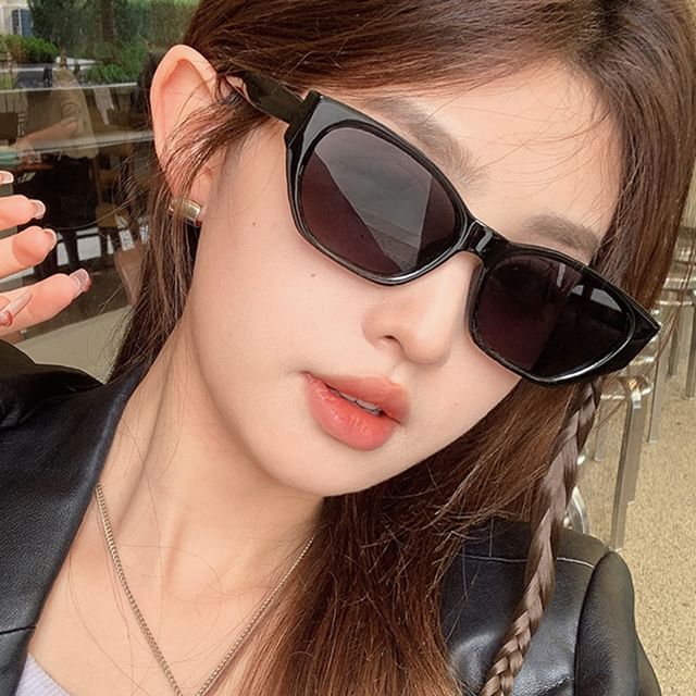 iLANURA-Cat Eye Sunglasses