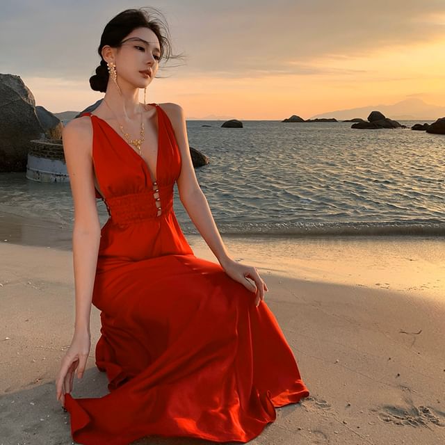 JIYON-Spaghetti Strap V-Neck Plain Caged Midi Sundress