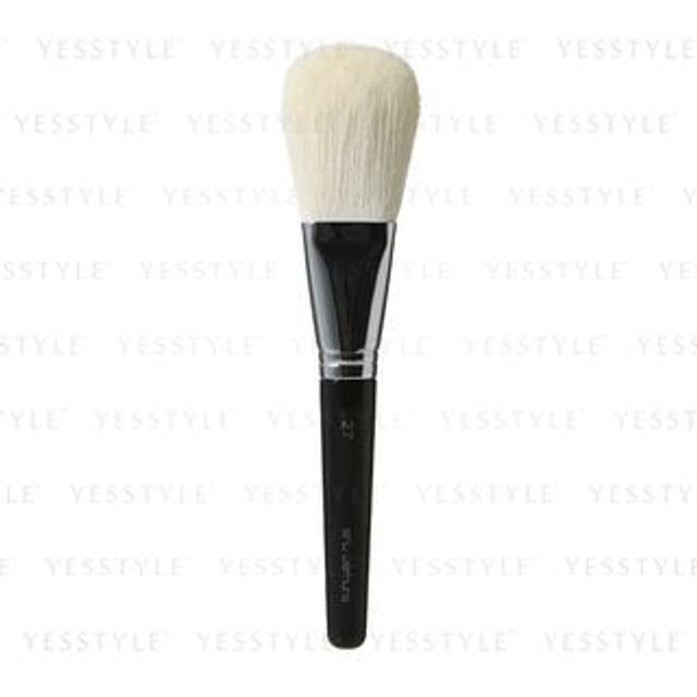 Shu uemura powder brush #27 made from goat hair. The Non-Blonde: Shu Uemura Natural Brush 27 main image 2