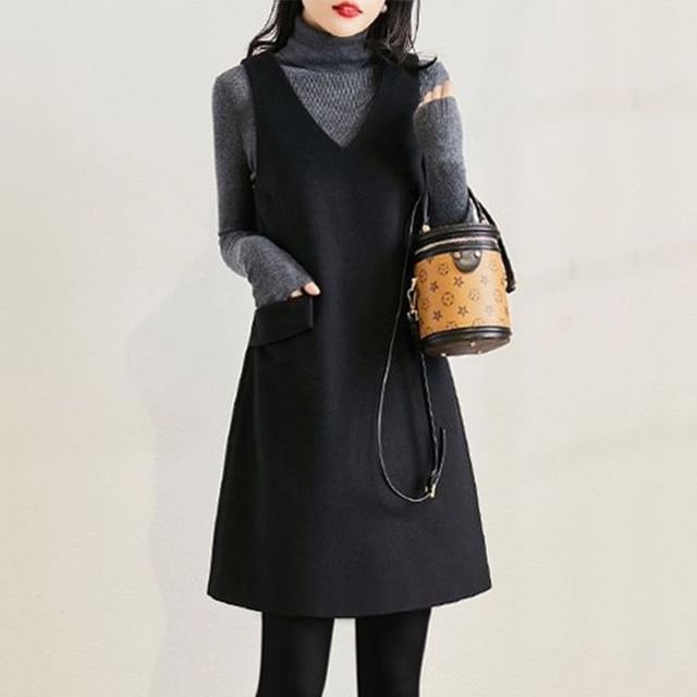 INEN-V-Neck Plain A-Line Pinafore Dress