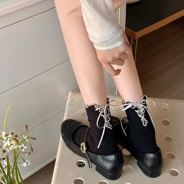 Whychunga-Contrast Trim Lettuce Edge Lace-Up Socks