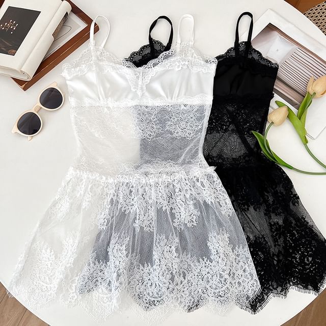 DIYI-Spaghetti Strap Lace Flowy Top