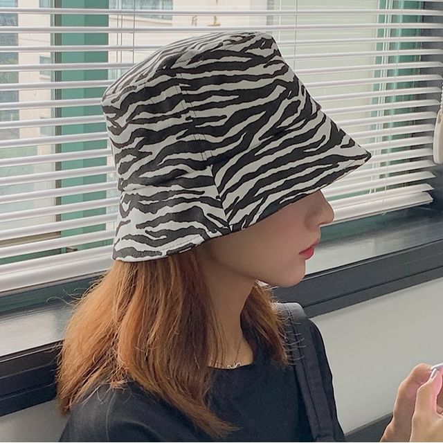 FROME-Zebra Print Bucket Hat
