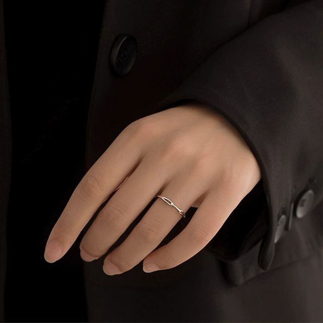 Gaya-Hollowed Open Ring