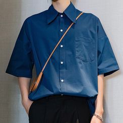 CHIC ERRO - Short-Sleeve Plain Shirt CHIC ERRO - Short-Sleeve Plain Shirt