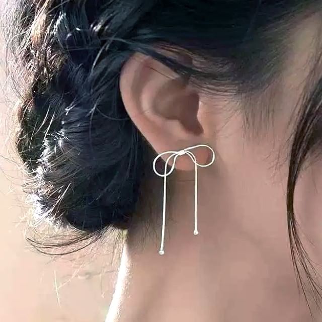 A-ROCH-Bow Sterling Silver Dangle Earring