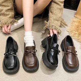 Asterisk-Platform Plain Bow Accent Faux Leather Loafers