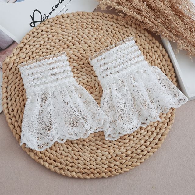 MIOW-Lace Wrist Cuffs