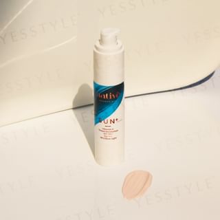 Native Essentials - SUN+ Vitamin C Tinted Moisturiser SPF 50+ PA+++