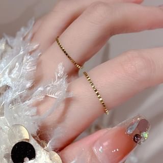 Kiren-Pleated Metal Ring