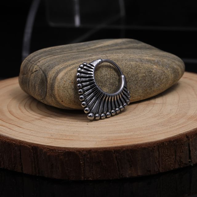 Prushia-Engraved Hoop Earring