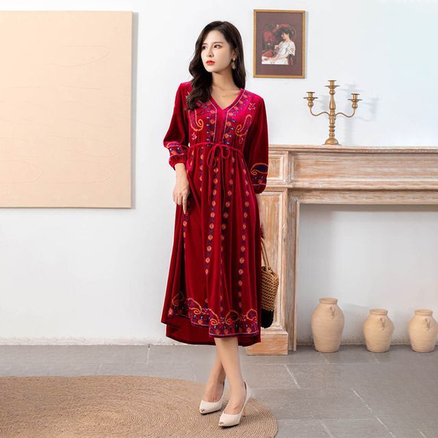 Long-Sleeve Embroidered Velvet Tunic 