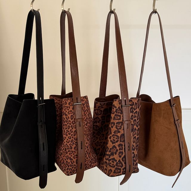 Basaran-Set Buckled Crossbody Bag Pouch