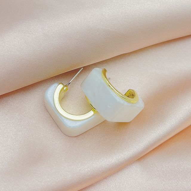 Poppin-Open Hoop Earring