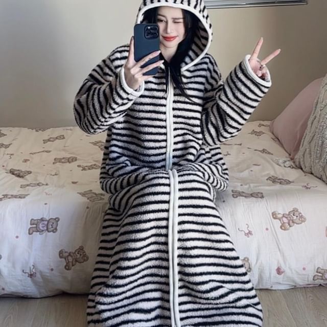 GOUB-Striped Hooded Fleece Zip Robe