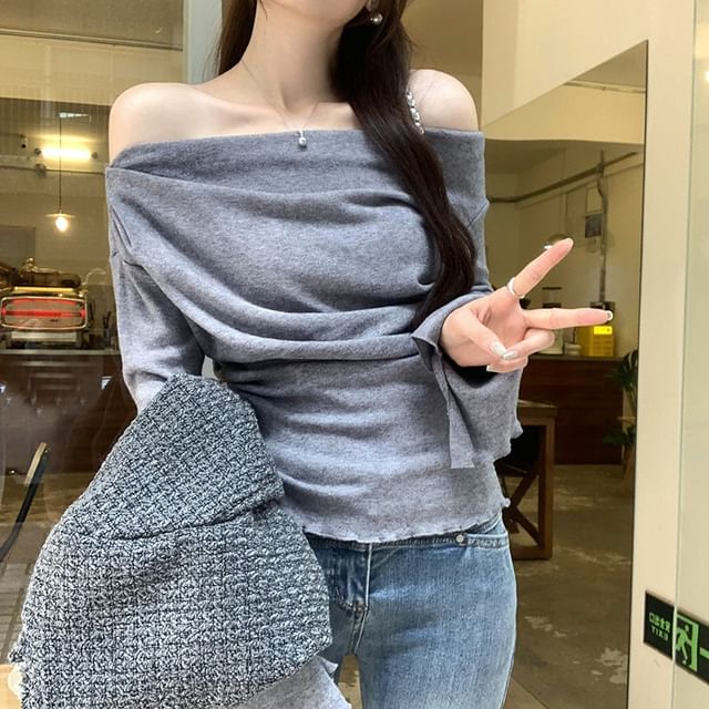 Asiris-Long-Sleeve Off Shoulder Plain T-Shirt