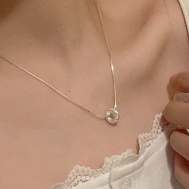 Chimerro-Brushed Hoop Pendant Alloy Necklace