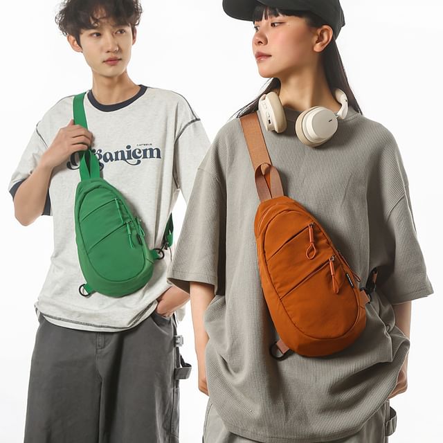 Hikuozy-Plain Zip Sling Bag