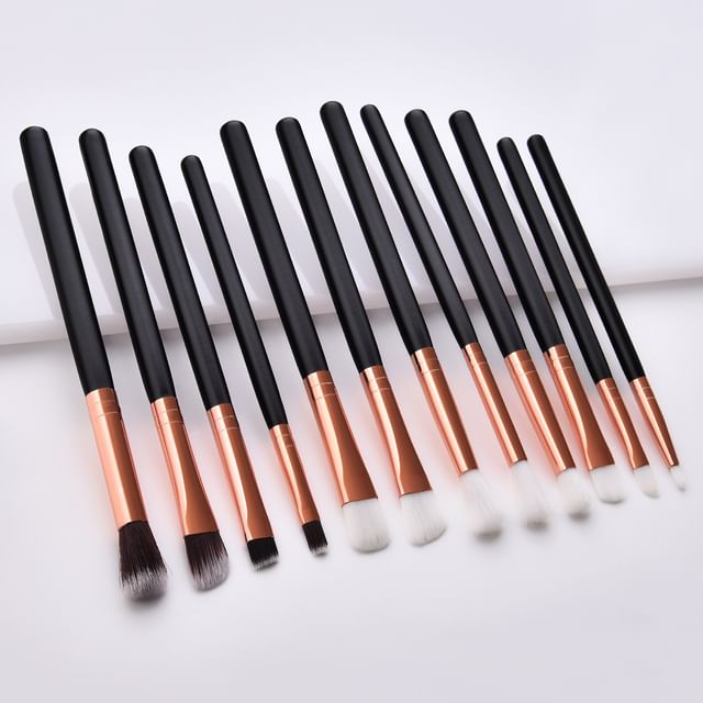 An Editor-Loved Makeup Brush Cleaner Is $23 at