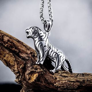 tiger pendant necklace