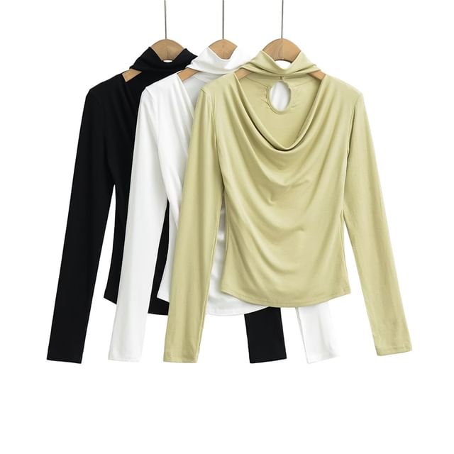 Ulark-Long-Sleeve Cutout Plain Crop Top
