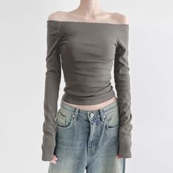 Closette - Mock-Neck Long-Sleeve Top / V-Neck Knit Vest