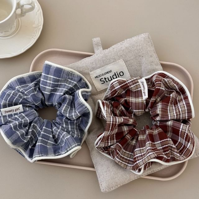 Kayochs-Plaid Scrunchie