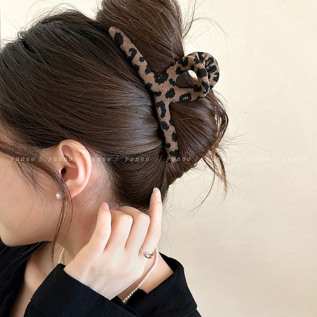 Kiren-Leopard Print Fabric Hair Claw