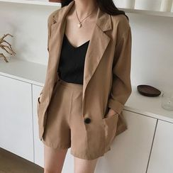 Roah(ロア) - Set: Single-Breasted Blazer + Shorts Roah(ロア) - Set: Single-Breasted Blazer + Shorts