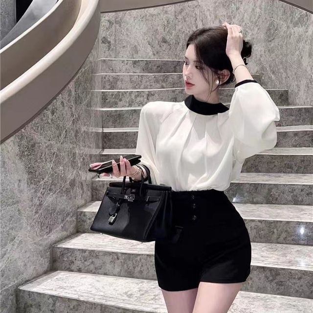 Everose-Long-Sleeve Mock Neck Two Tone Pleated Blouse