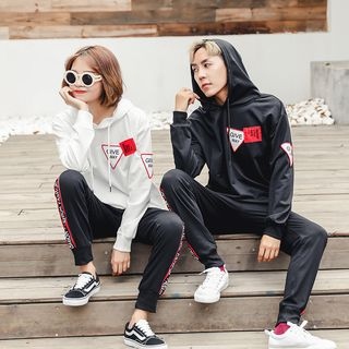 matching hoodies and sweatpants for couples