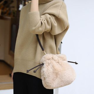 Fluffy Bucket Bag